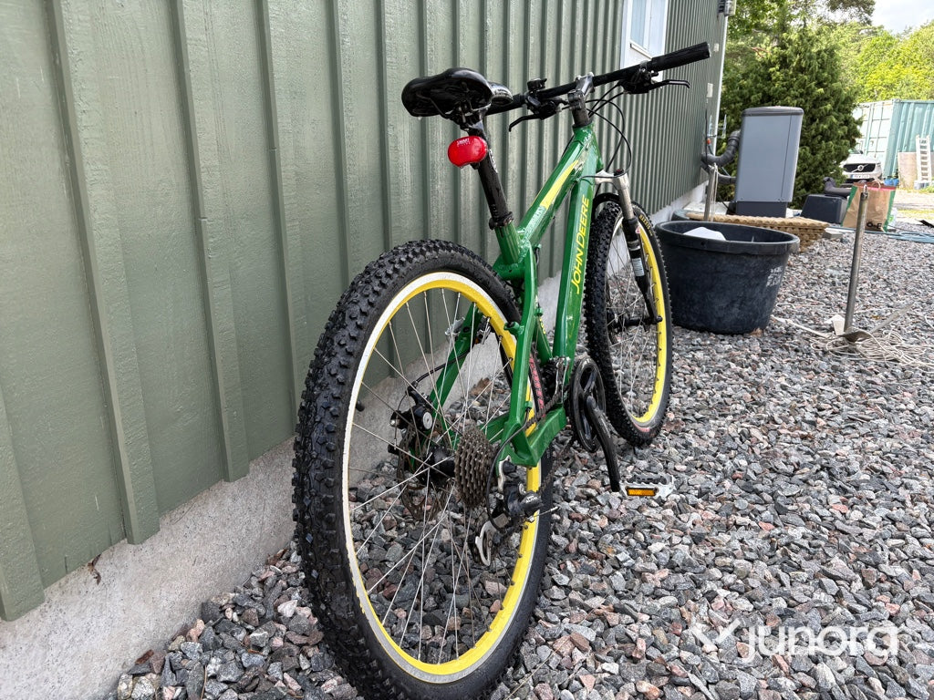 Cykel - John Deere, TM 8530