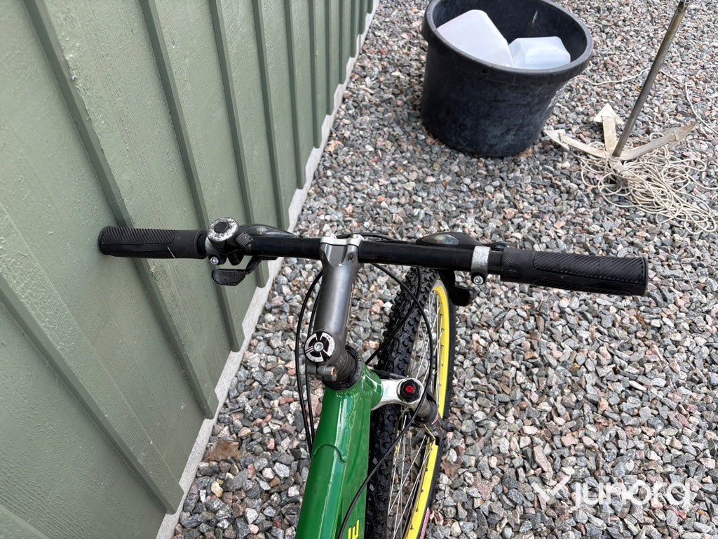 Cykel - John Deere, TM 8530