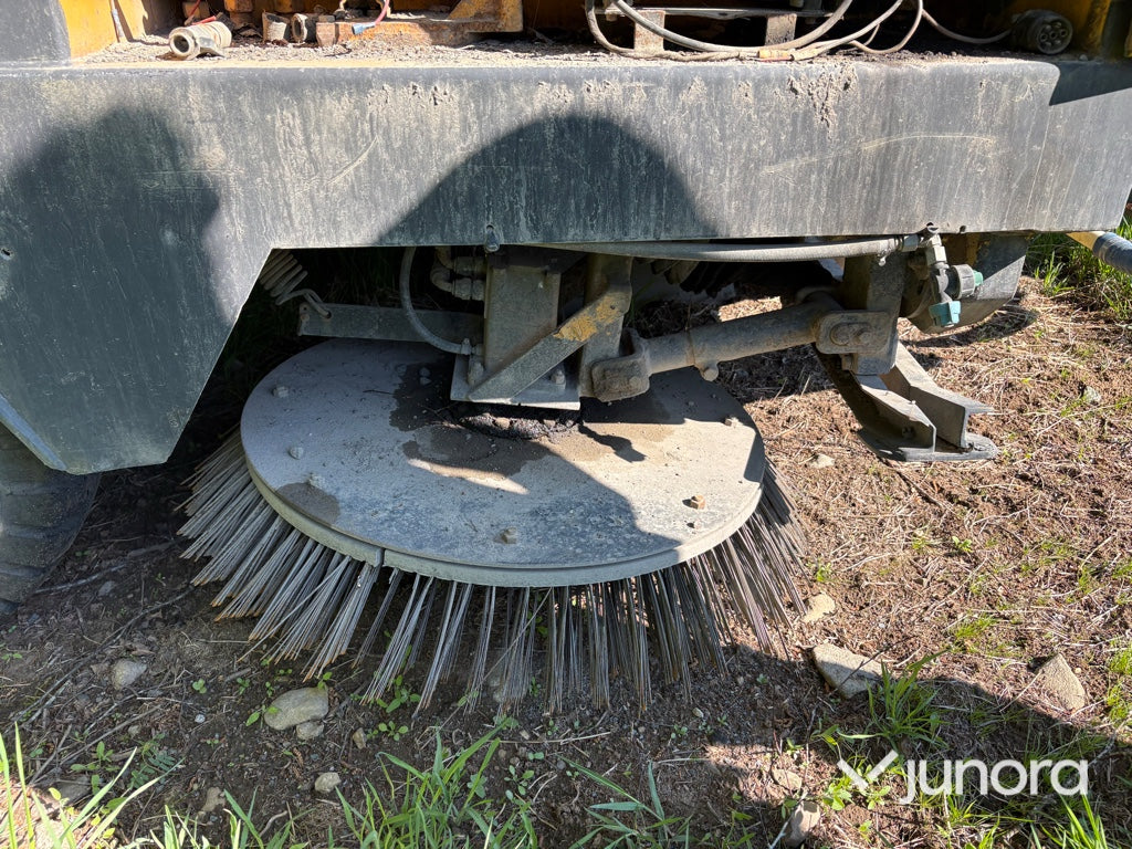 Hydraulisk sopmaskin - Bogserad