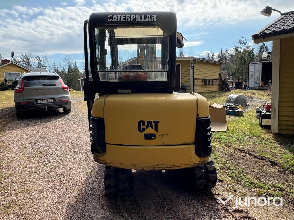 Minigrävare - Caterpillar 302.5 med tillbehör