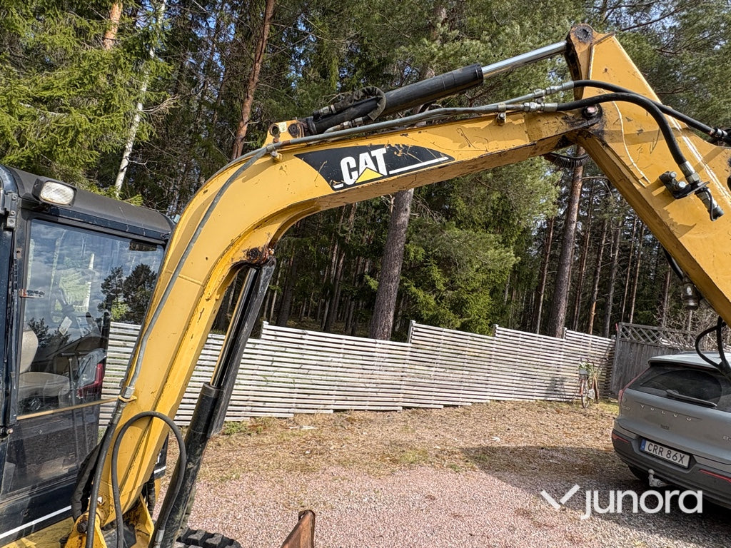 Minigrävare - Caterpillar 302.5 med tillbehör