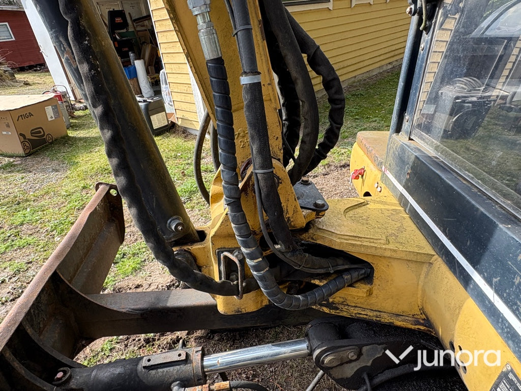 Minigrävare - Caterpillar 302.5 med tillbehör
