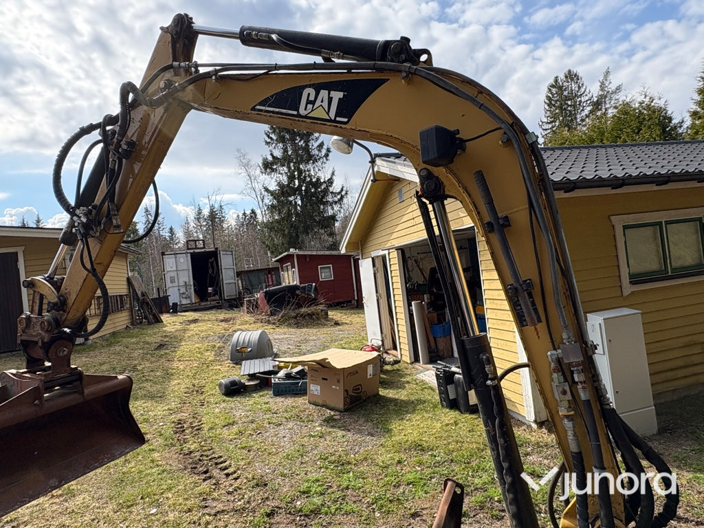 Minigrävare - Caterpillar 302.5 med tillbehör