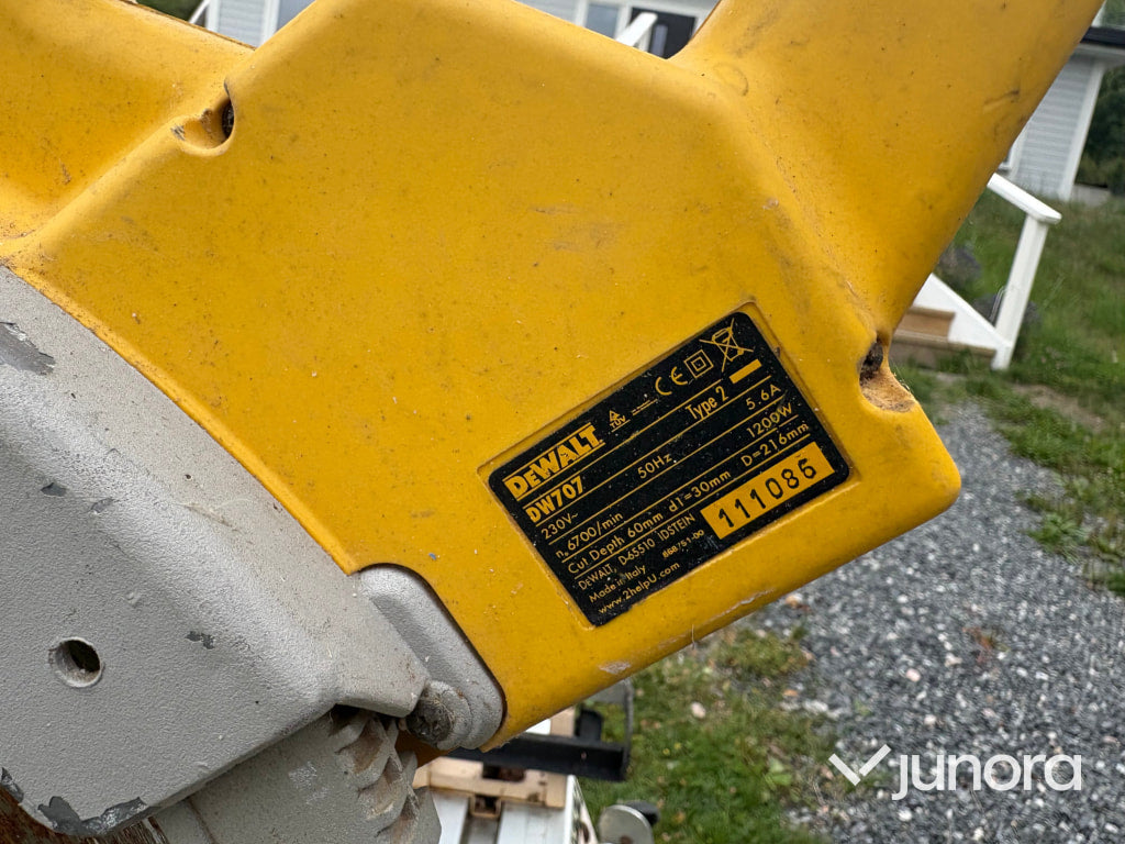 DeWalt Kap- och gersåg inkl. sågbord