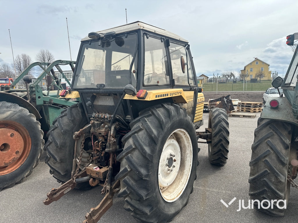 Traktor - Leyland 704 4 WD