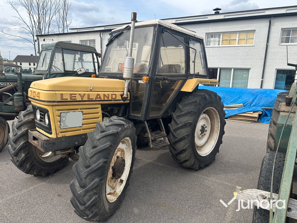 Traktor - Leyland 704 4 WD