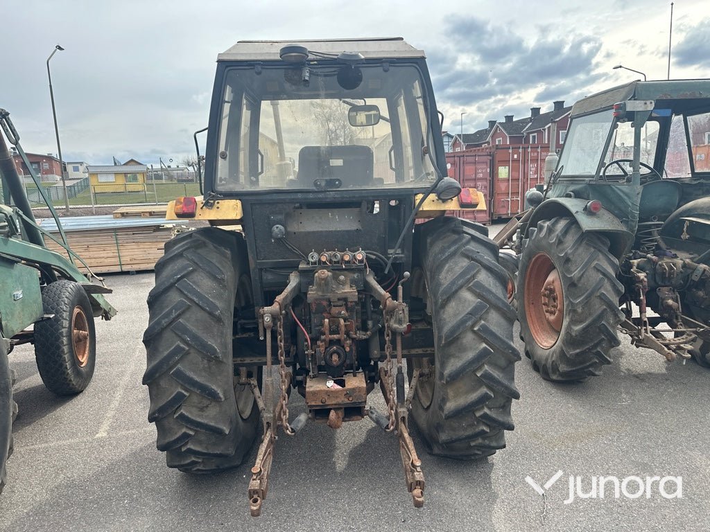 Traktor - Leyland 704 4 WD
