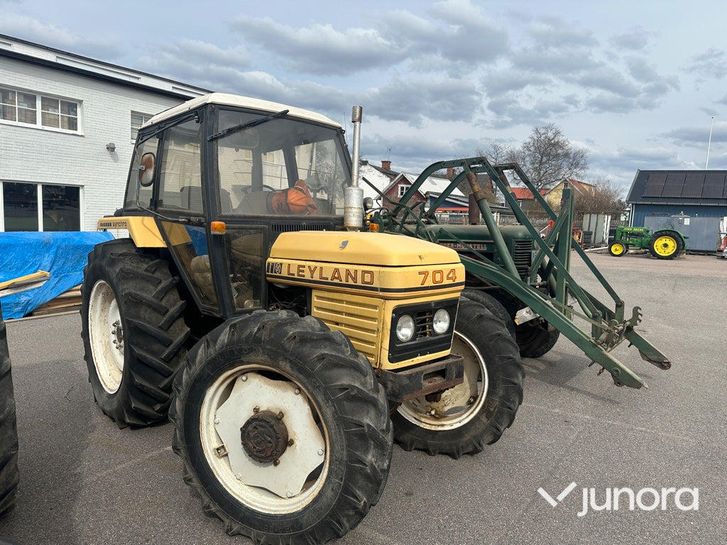 Traktor - Leyland 704 4 WD