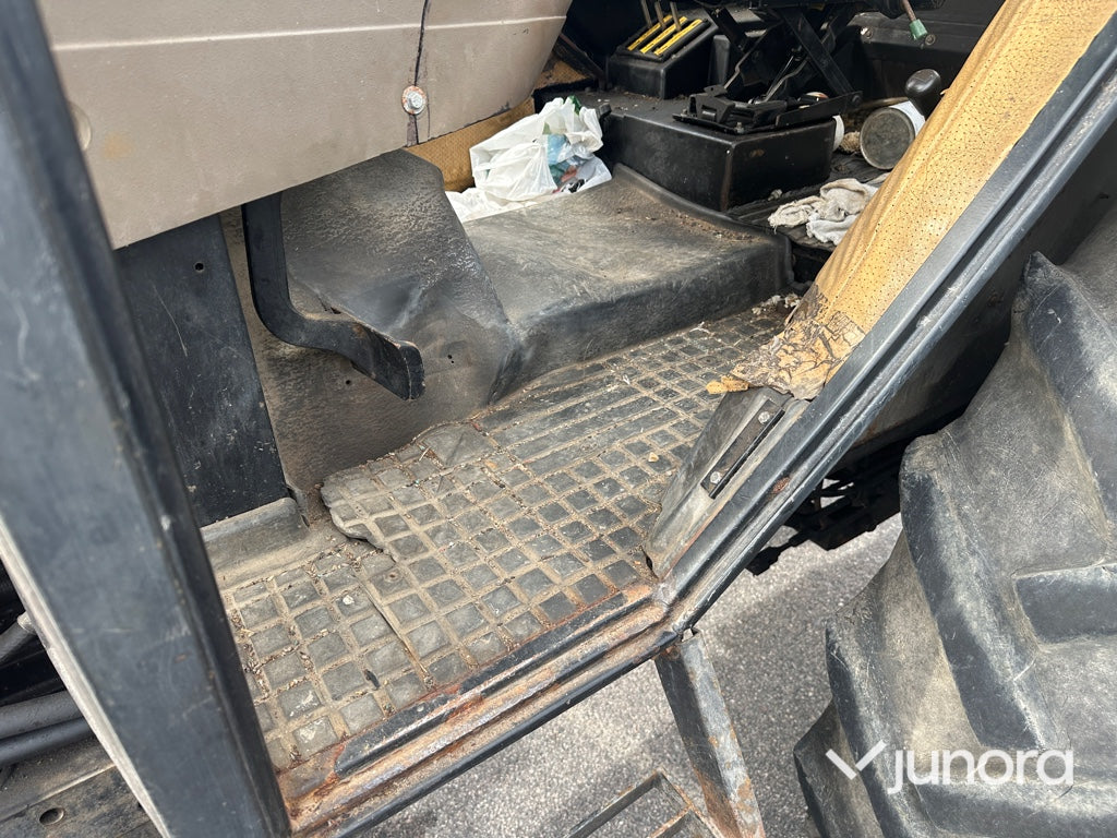 Traktor - Leyland 704 4 WD