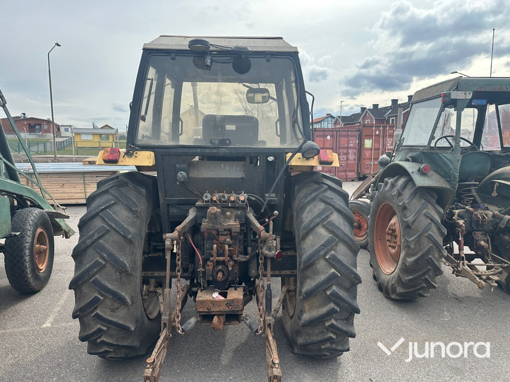 Traktor - Leyland 704 4 WD