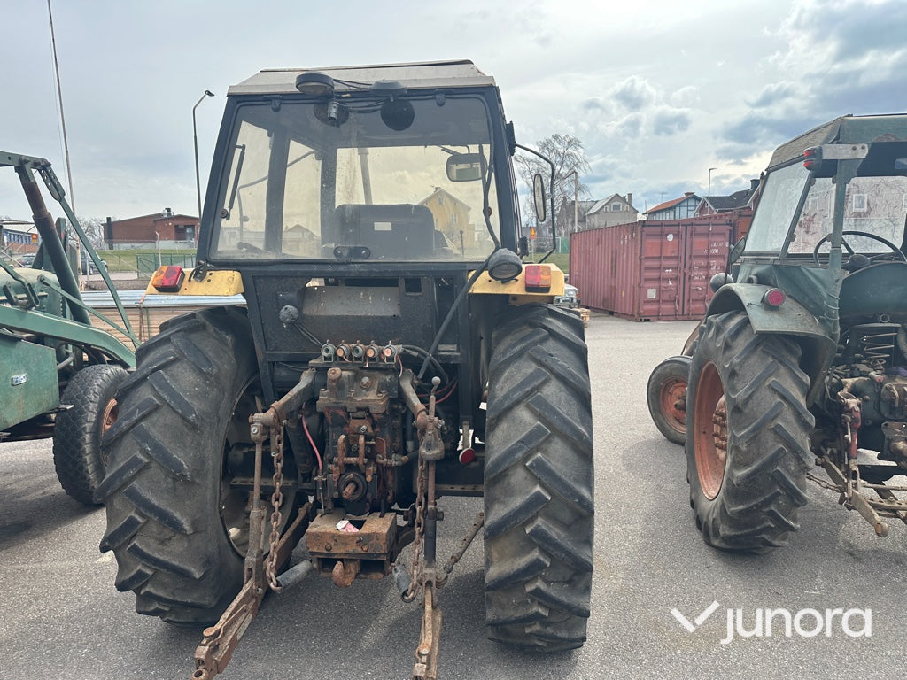 Traktor - Leyland 704 4 WD