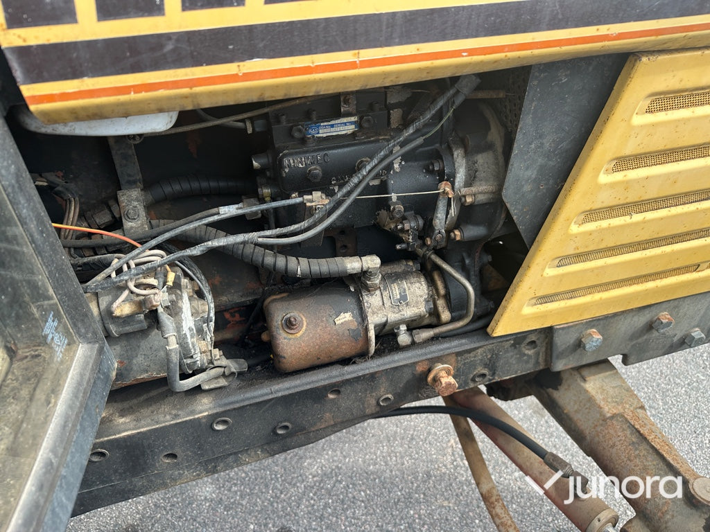 Traktor - Leyland 704 4 WD