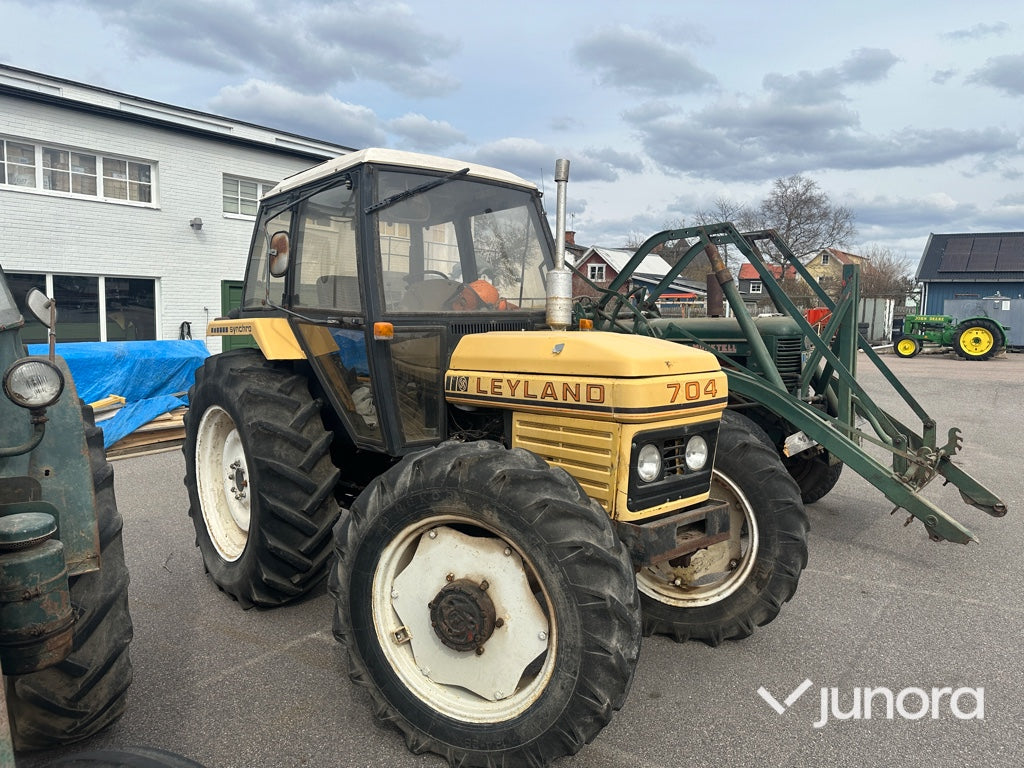 Traktor - Leyland 704 4 WD