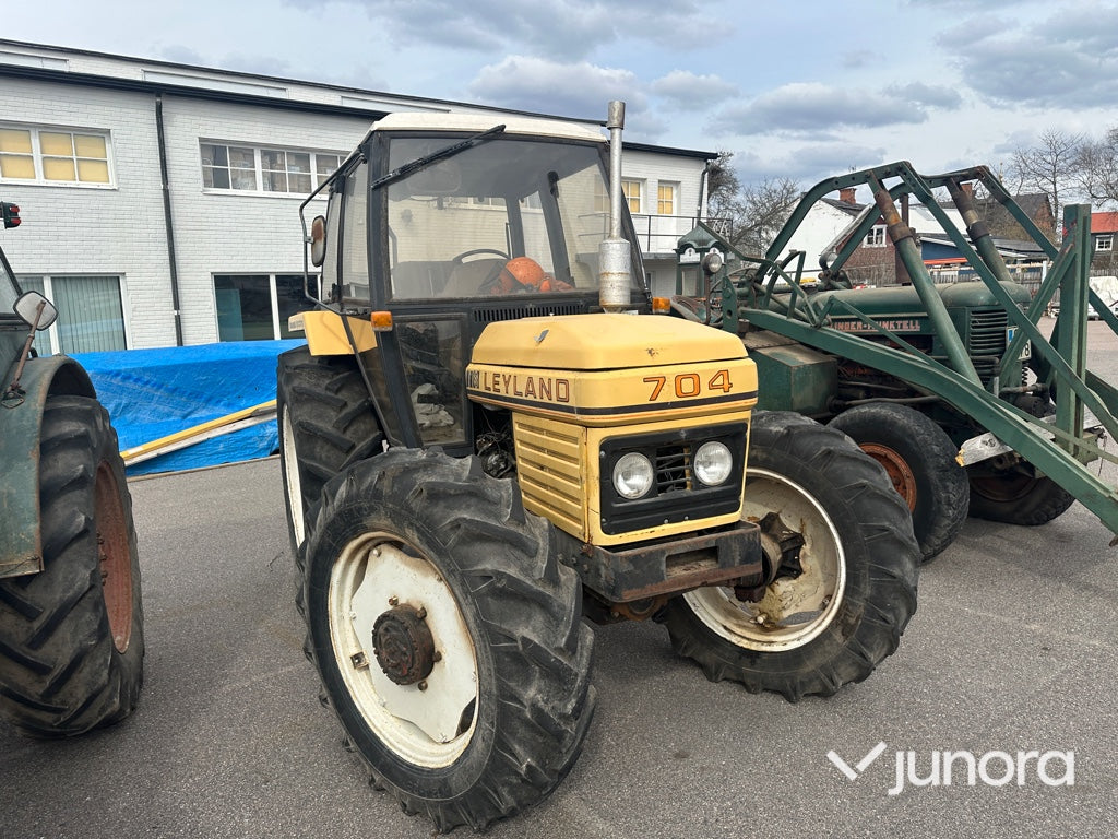 Traktor - Leyland 704 4 WD