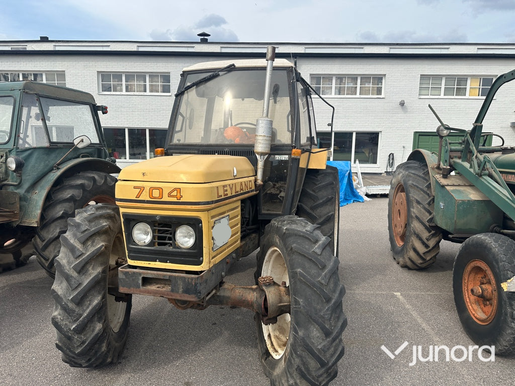 Traktor - Leyland 704 4 WD