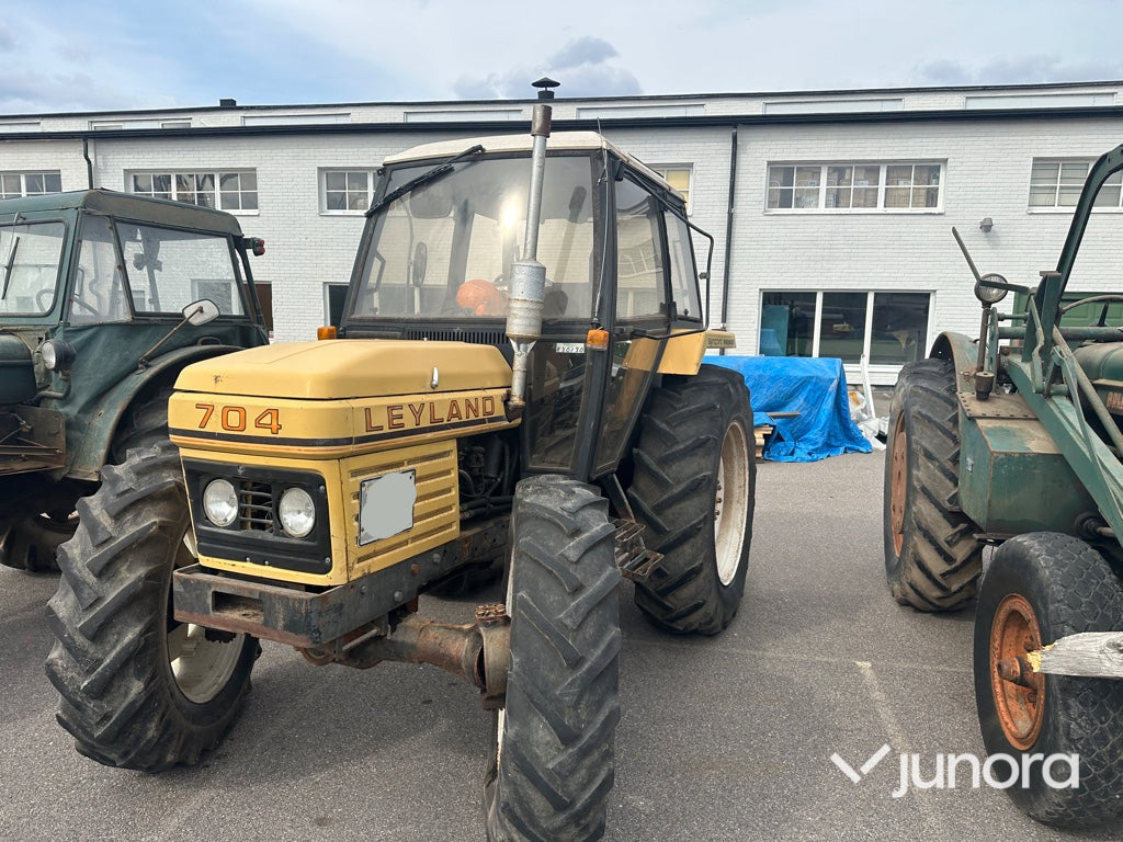 Traktor - Leyland 704 4 WD