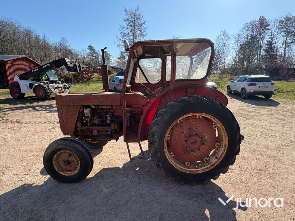 Traktor - Mc Cormick, Intern 523 D