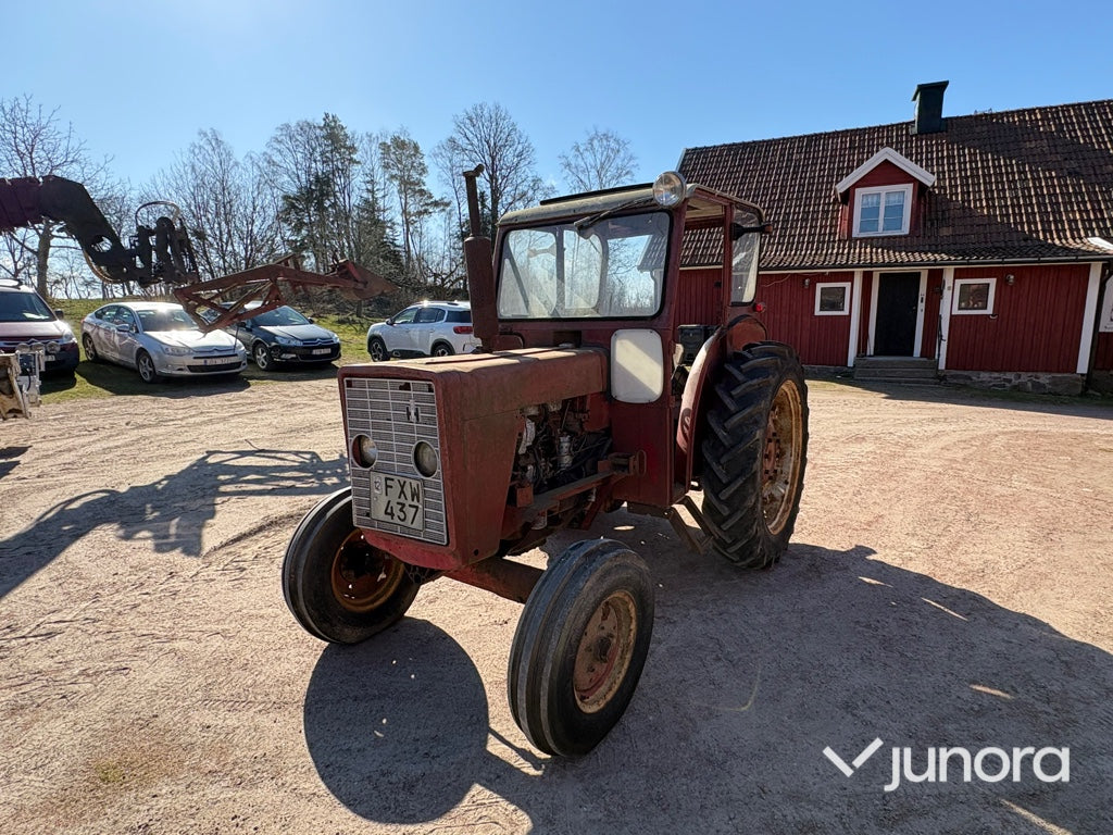 Traktor - Mc Cormick, Intern 523 D