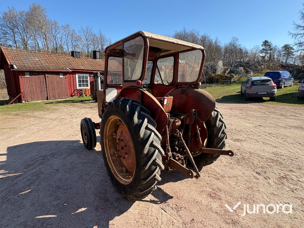 Traktor - Mc Cormick, Intern 523 D
