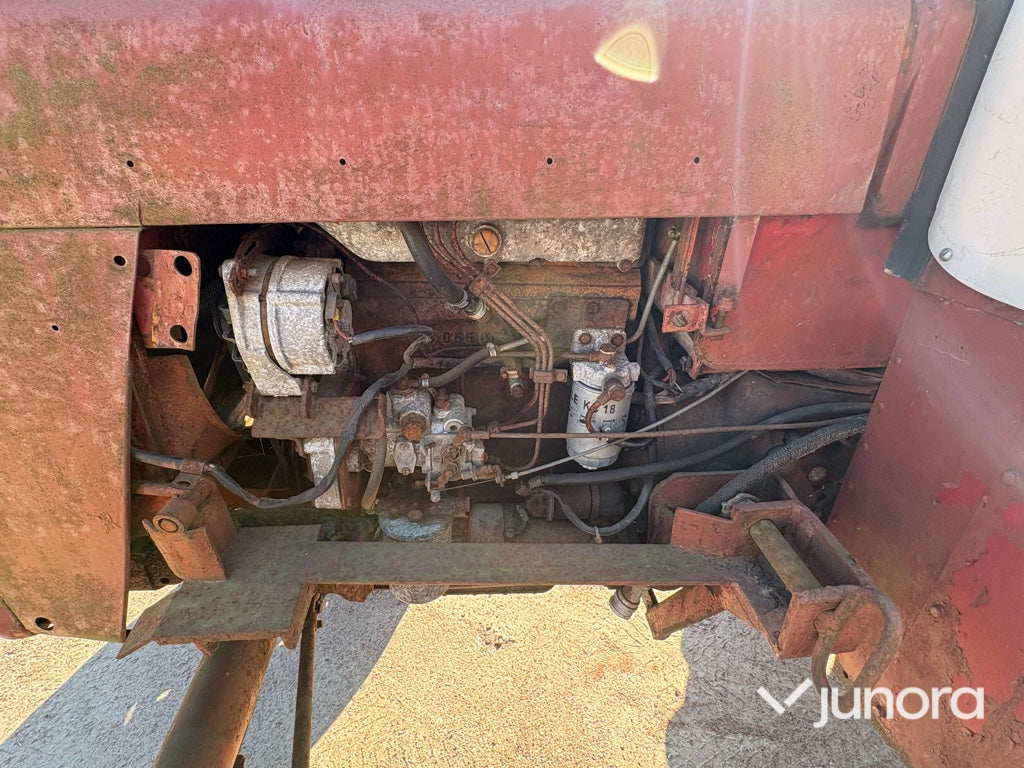 Traktor - Mc Cormick, Intern 523 D