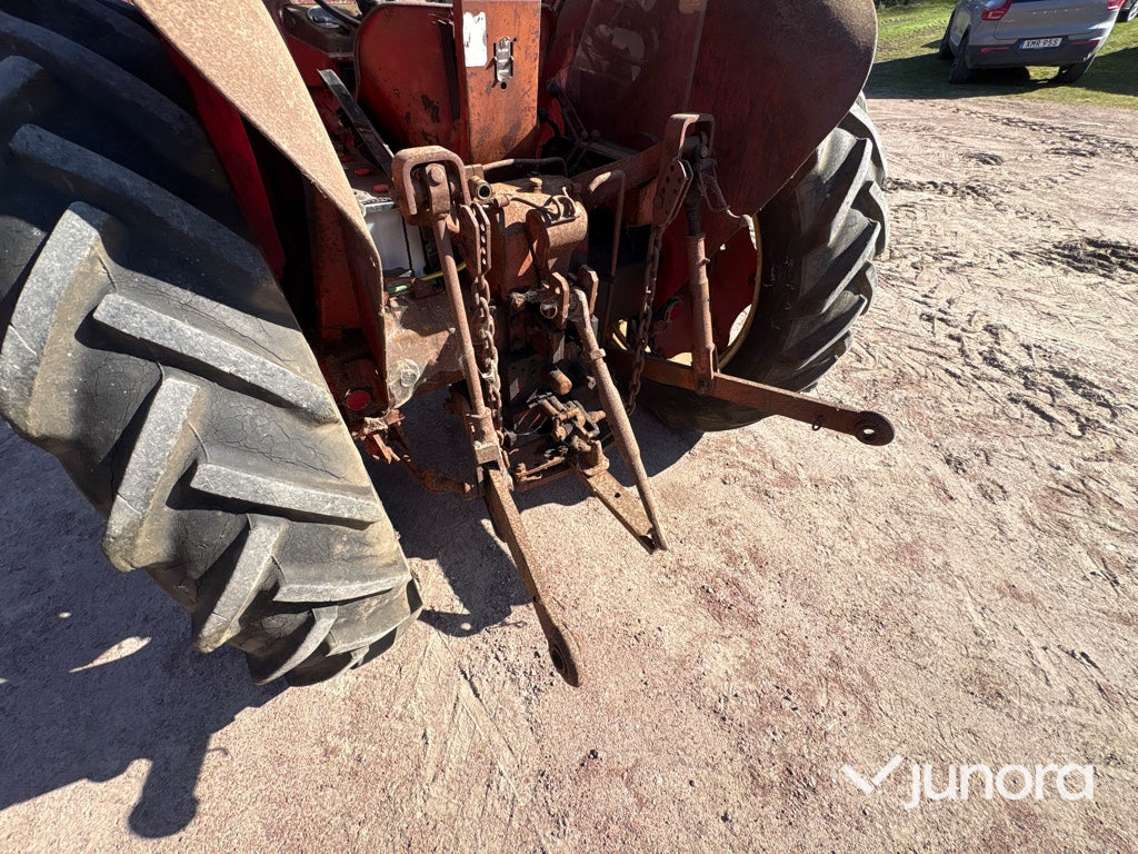 Traktor - Mc Cormick, Intern 523 D