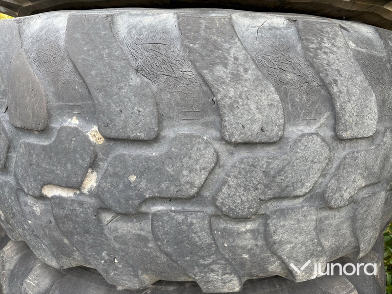 Däck på fälg till hjullastare, Dunlop 405/70R18