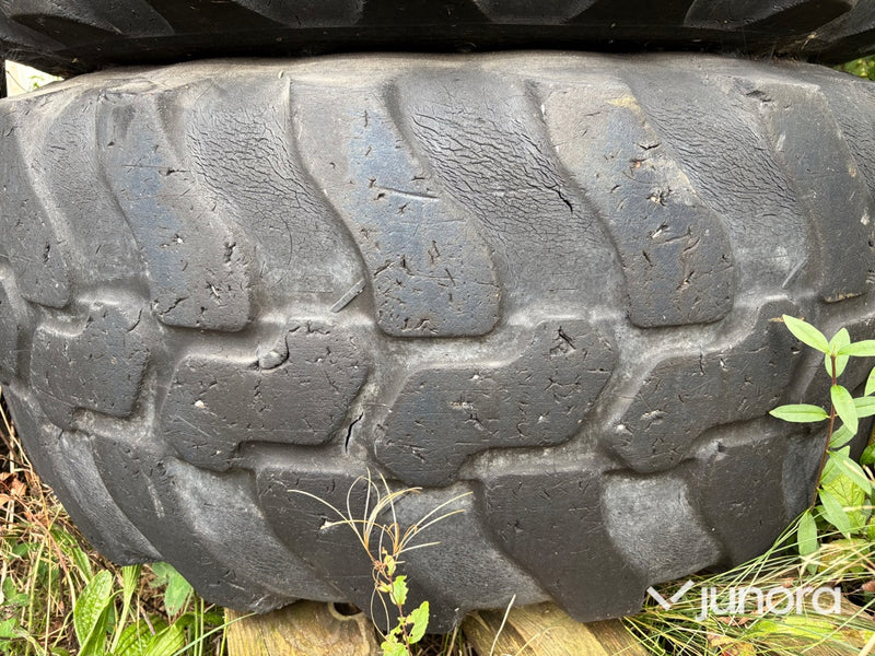 Däck på fälg till hjullastare, Dunlop 405/70R18