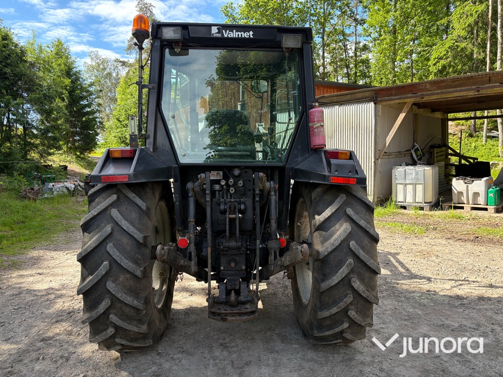 Traktor med lastare - Valmet 665-4, Trima 340