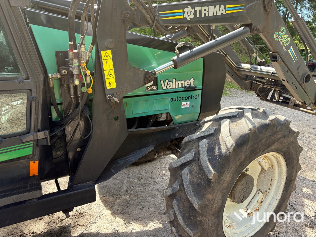 Traktor med lastare - Valmet 665-4, Trima 340
