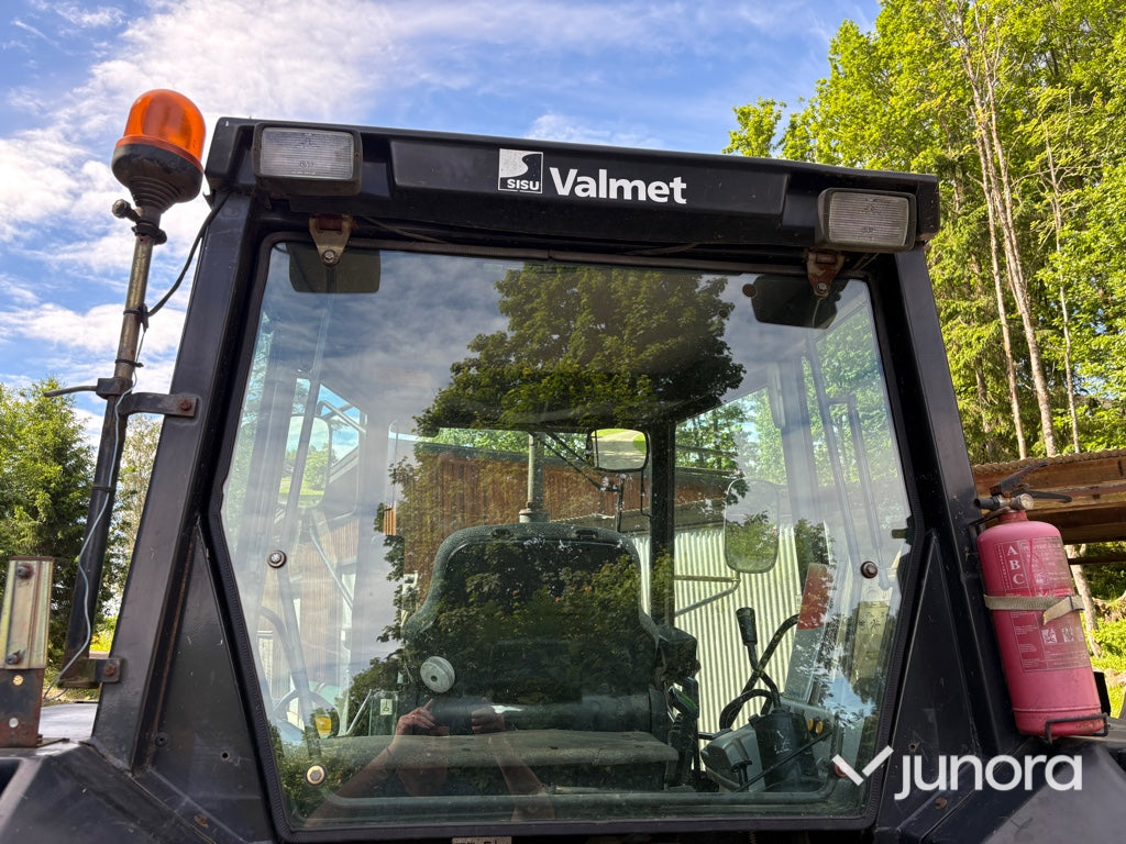 Traktor med lastare - Valmet 665-4, Trima 340