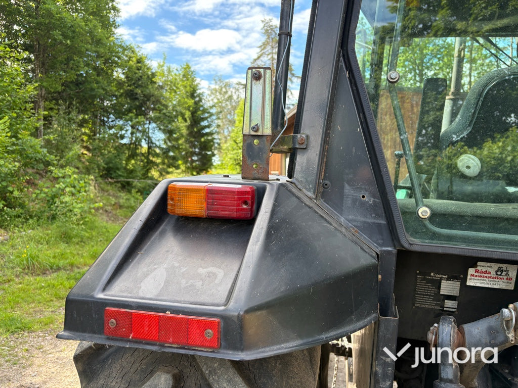 Traktor med lastare - Valmet 665-4, Trima 340
