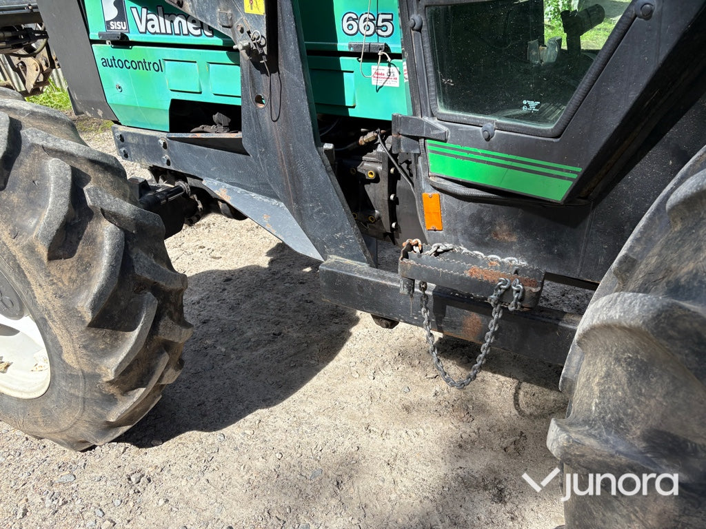 Traktor med lastare - Valmet 665-4, Trima 340