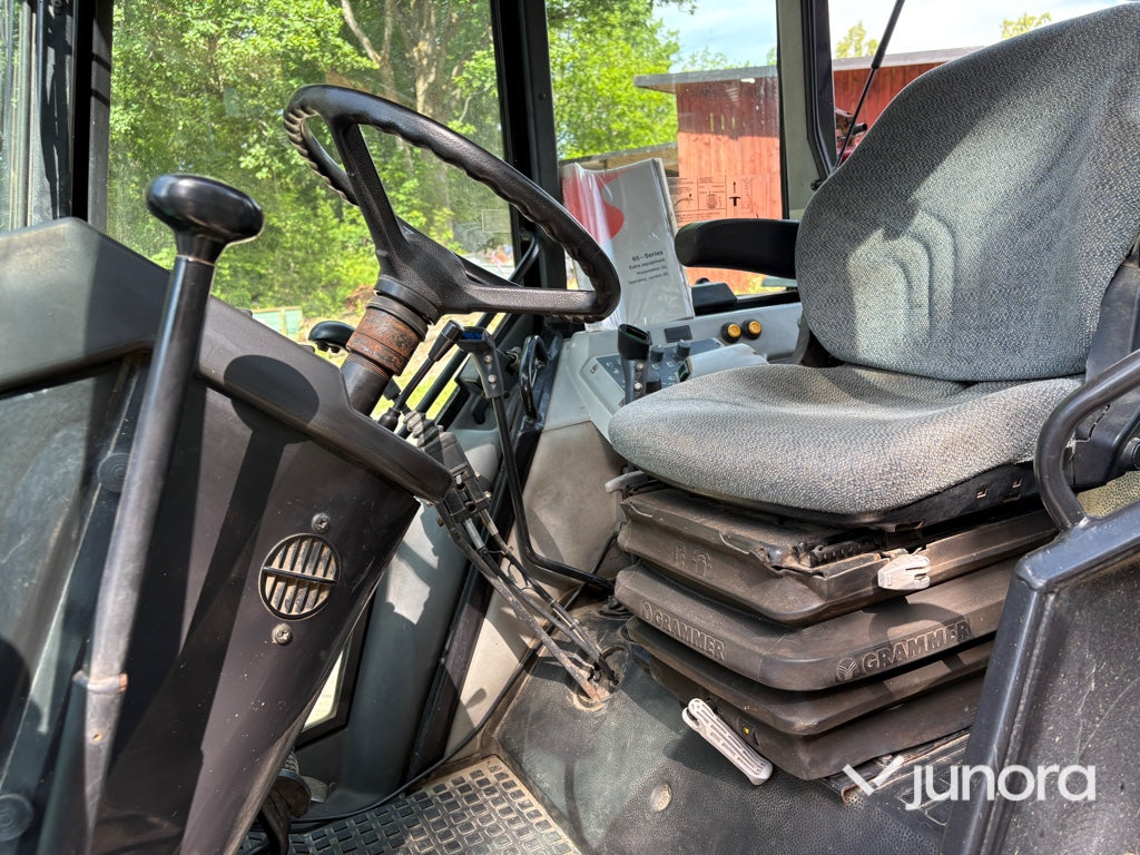 Traktor med lastare - Valmet 665-4, Trima 340