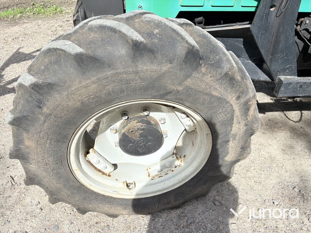 Traktor med lastare - Valmet 665-4, Trima 340