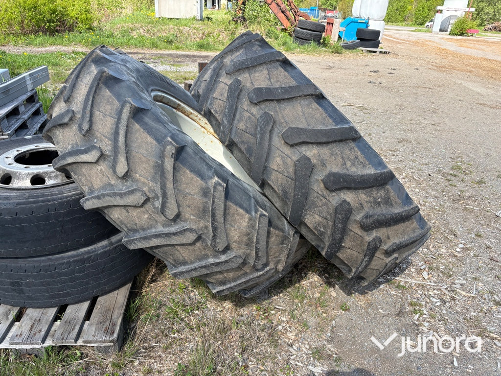 Traktordäck med fälg- 460/85 R34