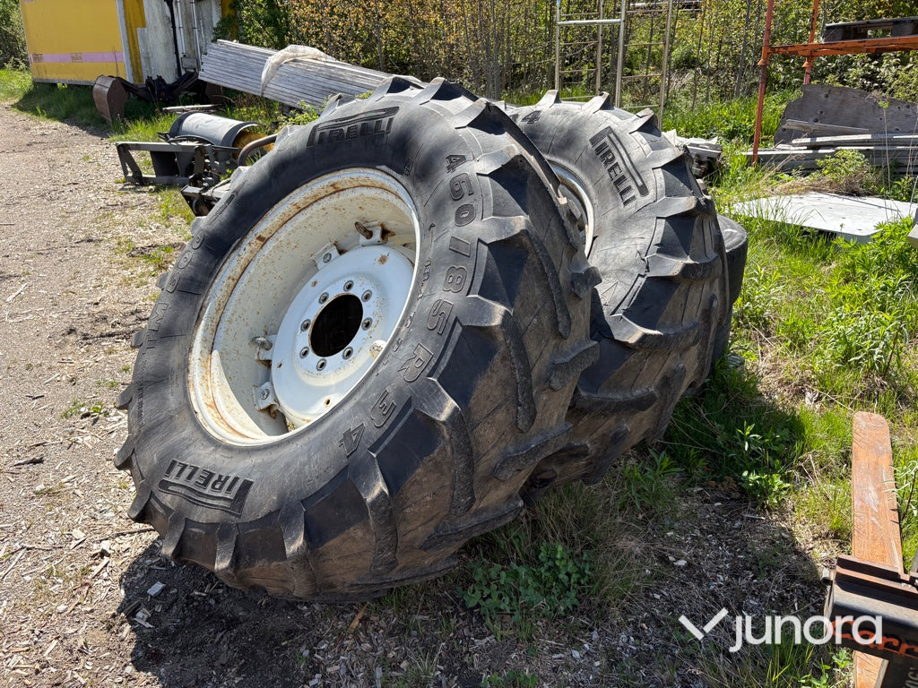 Traktordäck med fälg- 460/85 R34