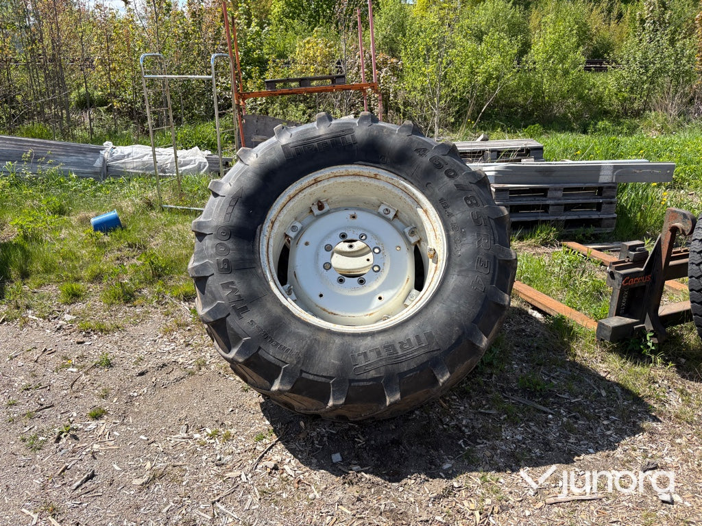 Traktordäck med fälg- 460/85 R34