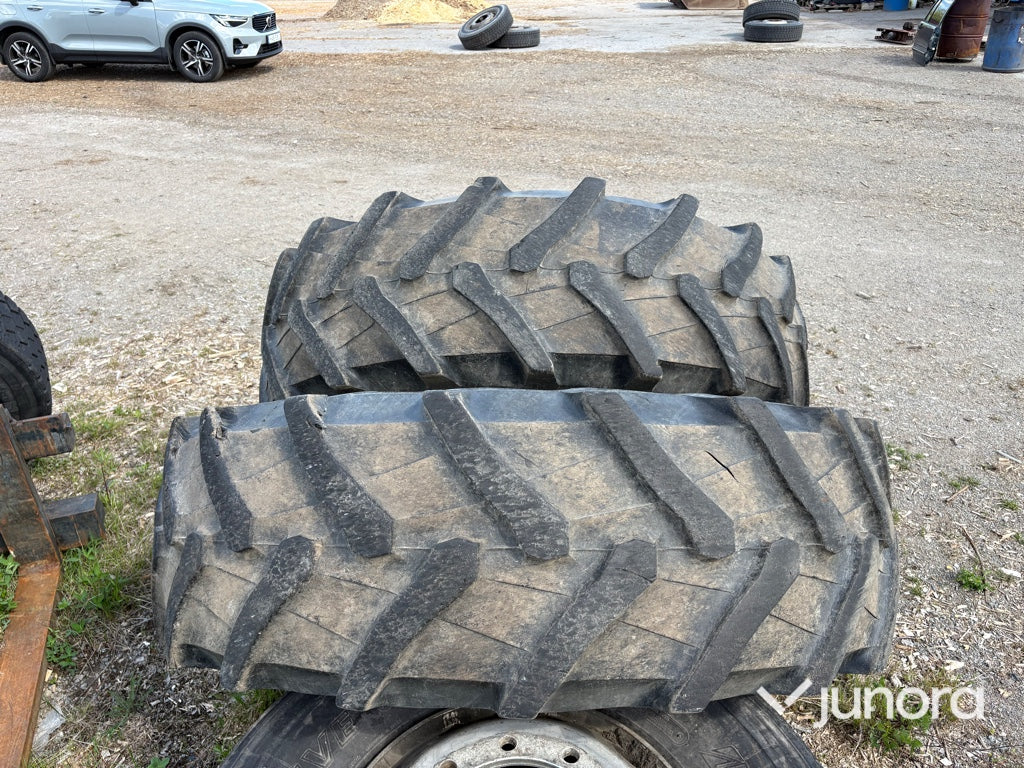 Traktordäck med fälg- 460/85 R34