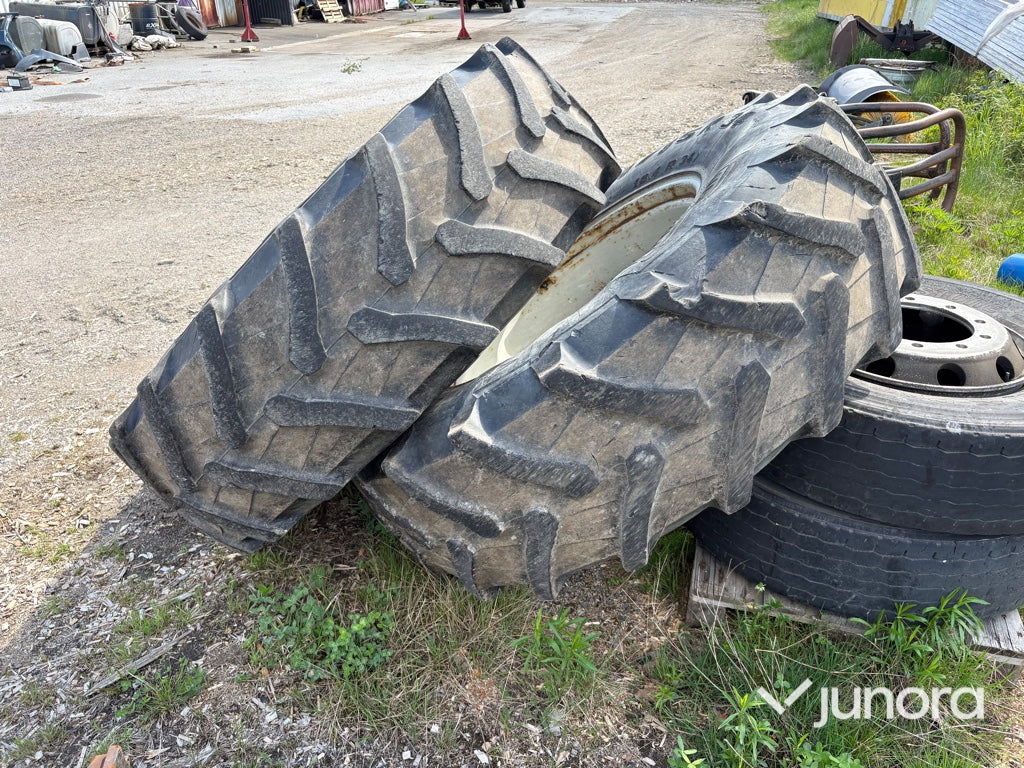 Traktordäck med fälg- 460/85 R34