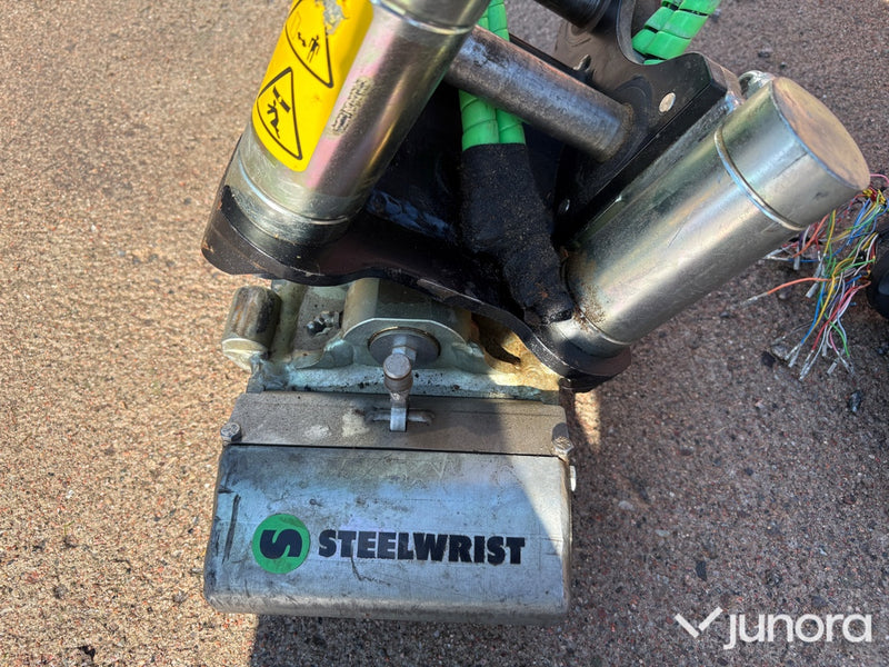 Steelwrist tiltrotator snabbfäste med Engcon spakar