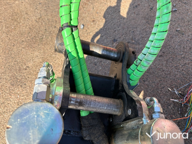 Steelwrist tiltrotator snabbfäste med Engcon spakar