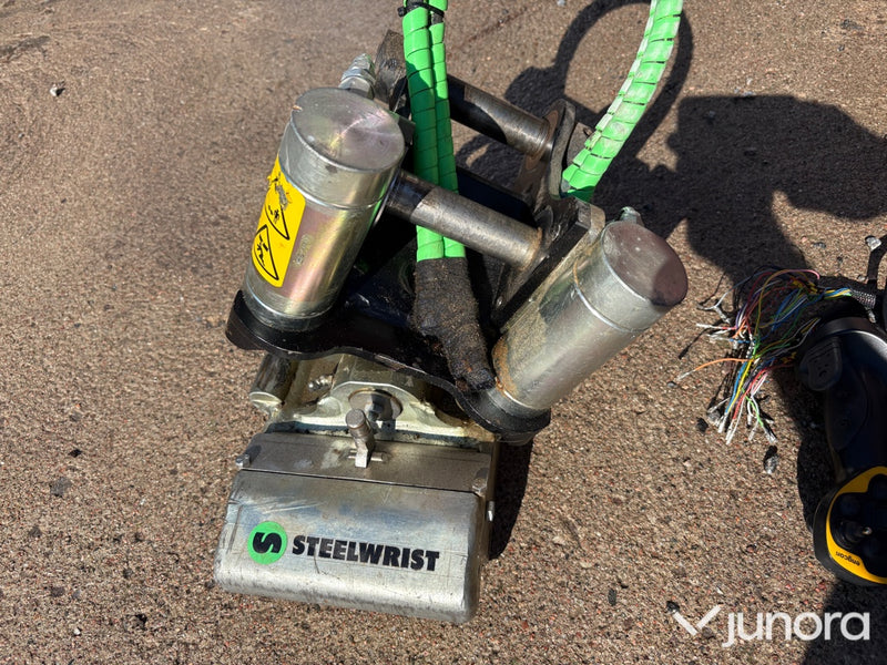 Steelwrist tiltrotator snabbfäste med Engcon spakar