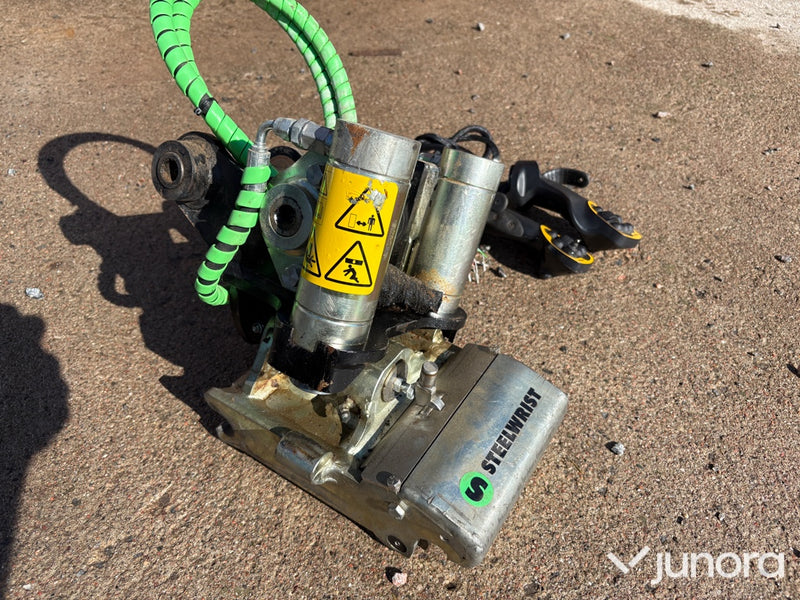 Steelwrist tiltrotator snabbfäste med Engcon spakar