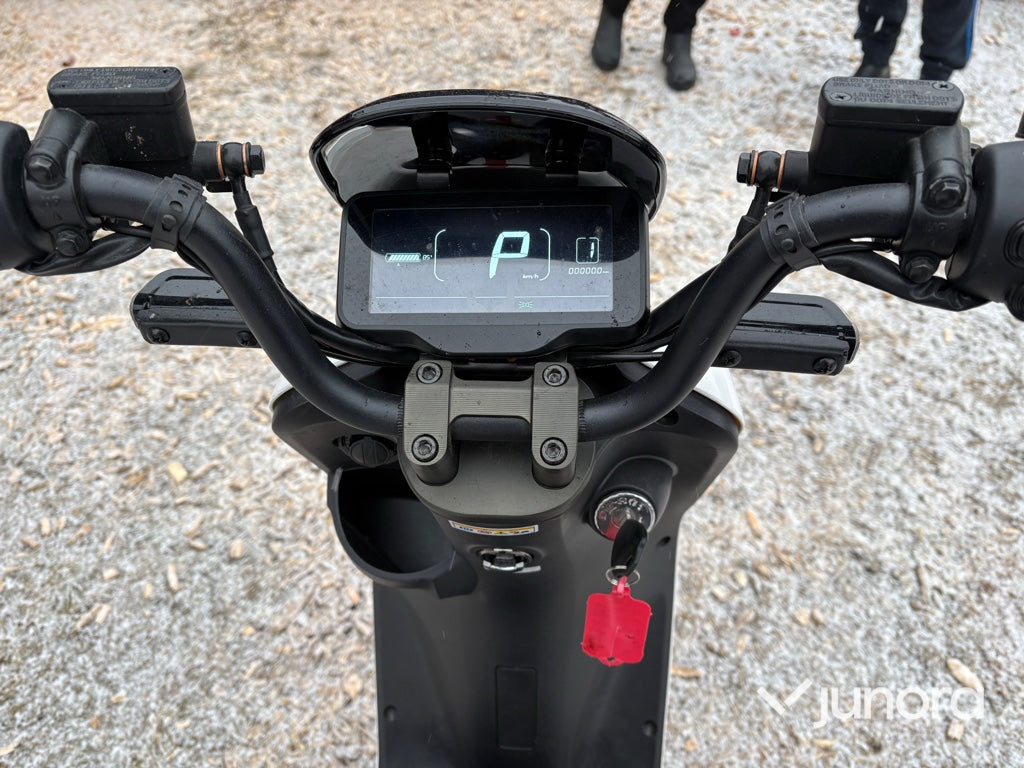 Moped - LVNENG S4-W