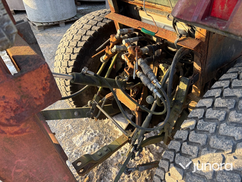 Traktor - Massey Ferguson, 1547