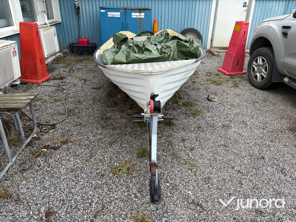 Båt med trailer - 5 m