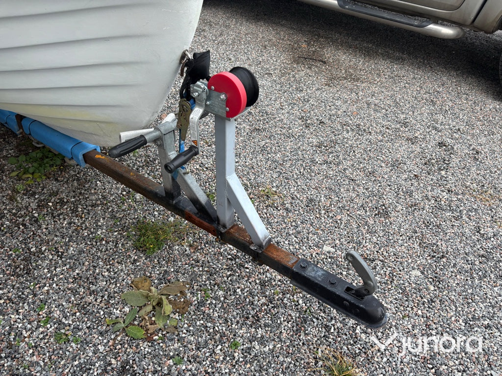 Båt med trailer - 5 m