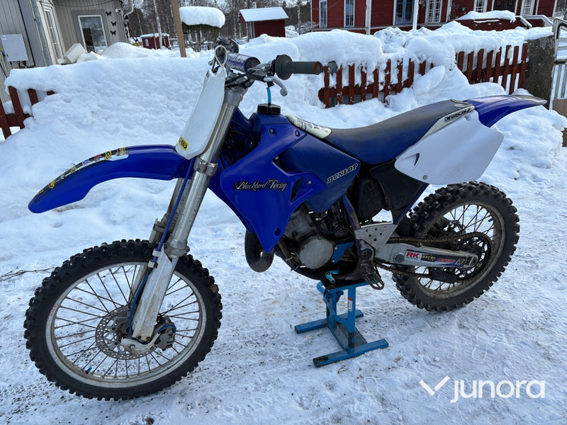 Cross - Yamaha YZ 125 2001