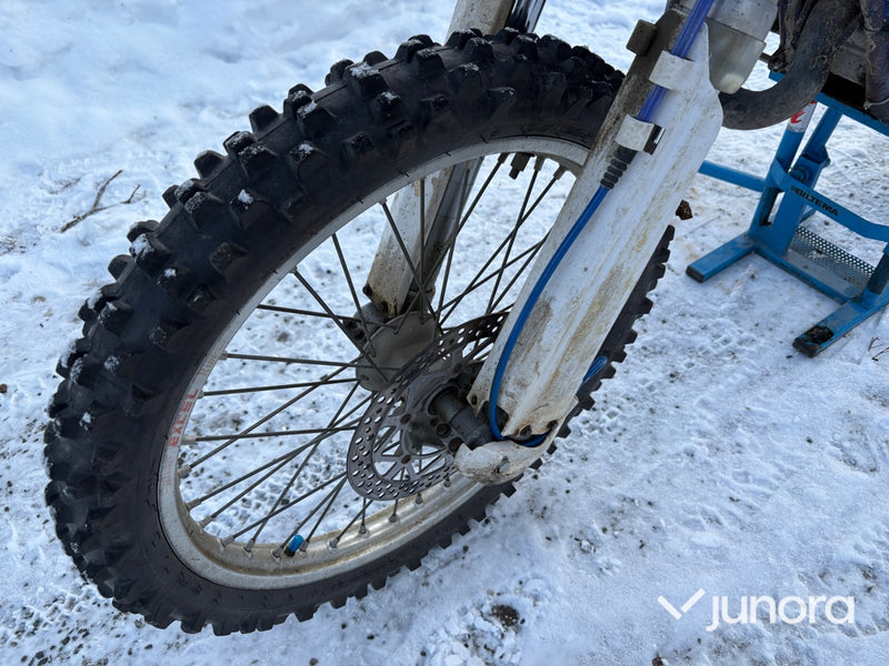 Cross - Yamaha YZ 125 2001