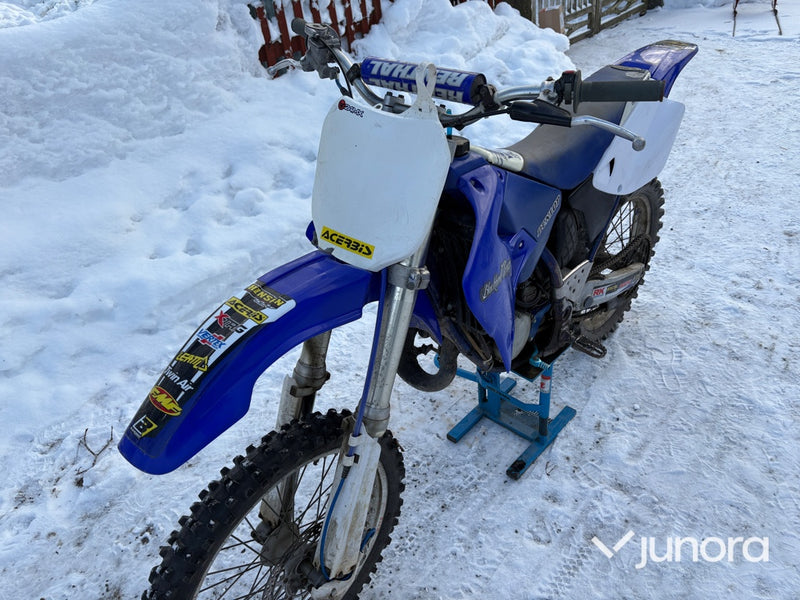 Cross - Yamaha YZ 125 2001